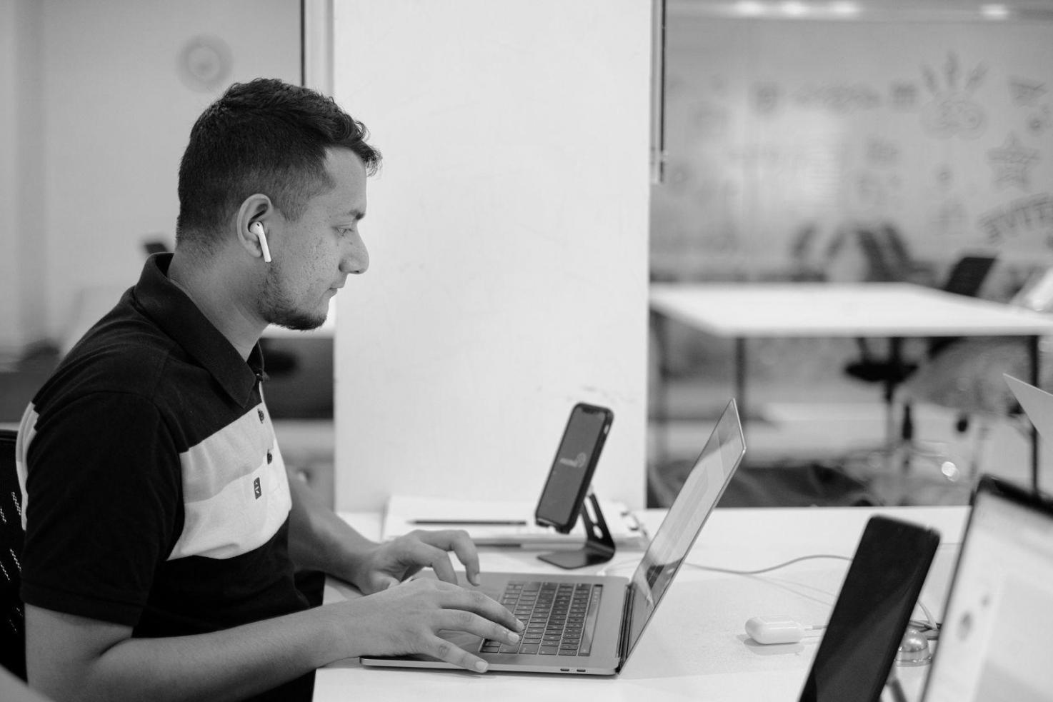 Entwicklung der ersten Finanzprognose-Algorithmen